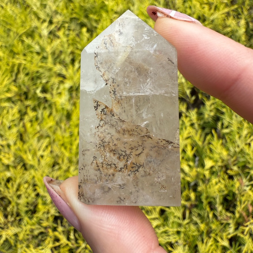 Dendritic Quartz Tower